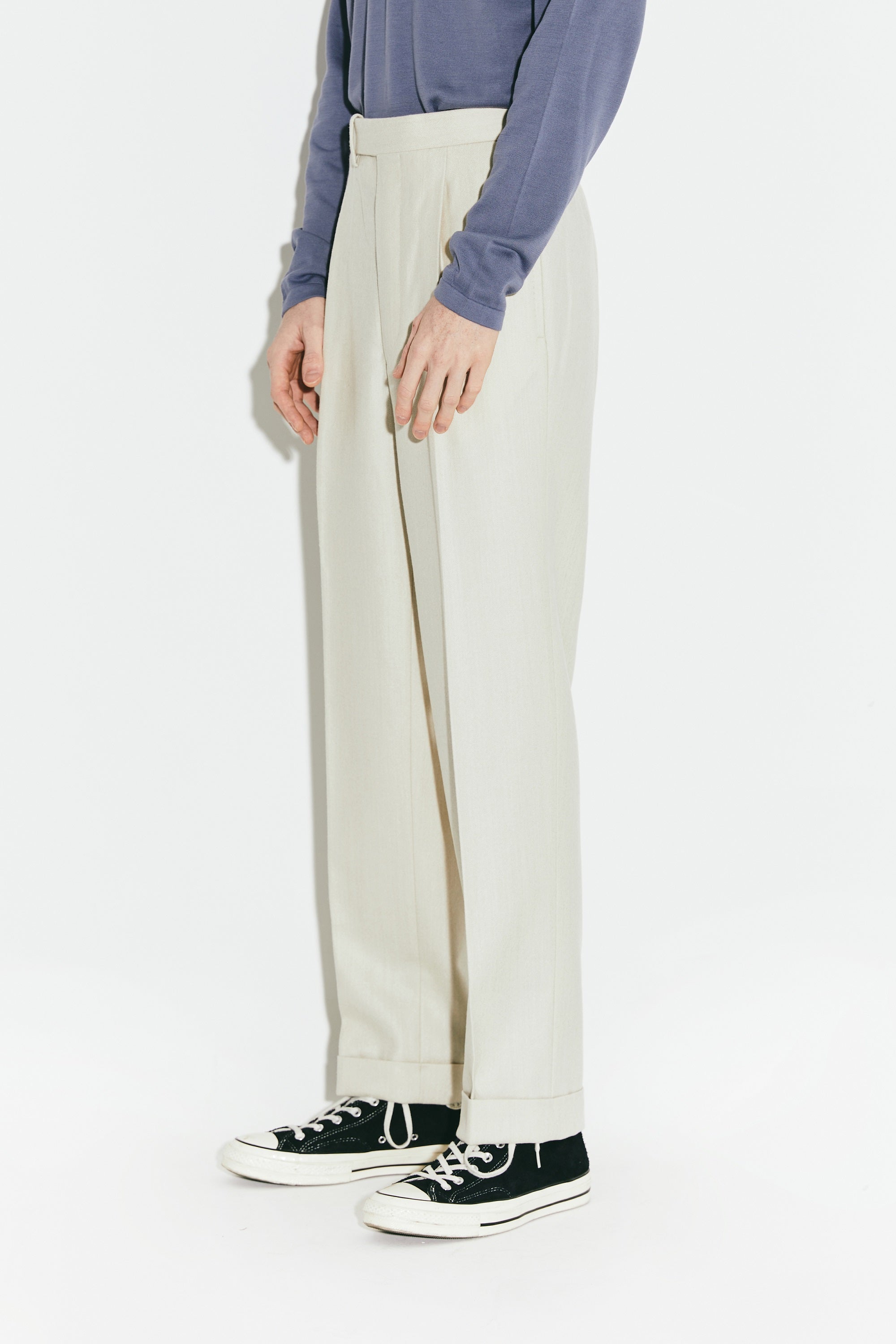 Single-pleated in ivory flannel